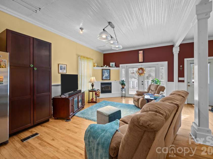 1223 Lafayette Street, Shelby, NC 28152.  MLS# CAR4373858, YatesRealty ID 3727. 