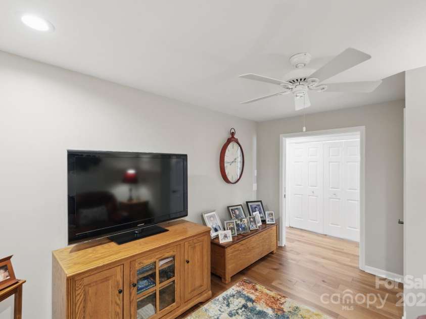 406 Live Oak Lane, Hendersonville, NC 28791.  MLS# CAR4235067, YatesRealty ID 3727. Office/den (with closet)