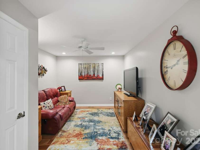 406 Live Oak Lane, Hendersonville, NC 28791.  MLS# CAR4235067, YatesRealty ID 3727. Office/den (with closet)