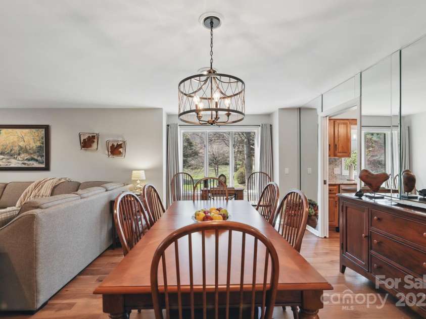 406 Live Oak Lane, Hendersonville, NC 28791.  MLS# CAR4235067, YatesRealty ID 3727. Spacious dining area