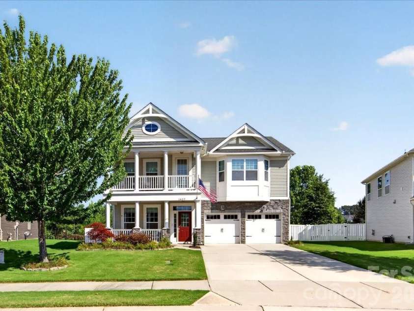 1437 Imperial Court, York, SC 29745.  MLS# CAR4396228, YatesRealty ID 37270. Front View. 2 Car Garage. Long Driveway.