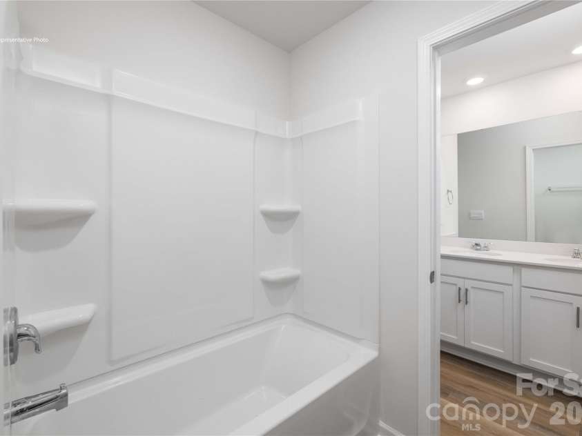 2027 Moorside Court, Lancaster, SC 29720.  MLS# CAR4404852, YatesRealty ID 37279. 