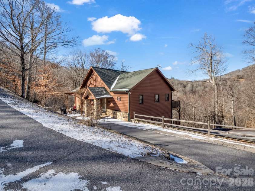 32 Zebulon Lane, Mars Hill, NC 28754.  MLS# CAR4336470, YatesRealty ID 3728. 