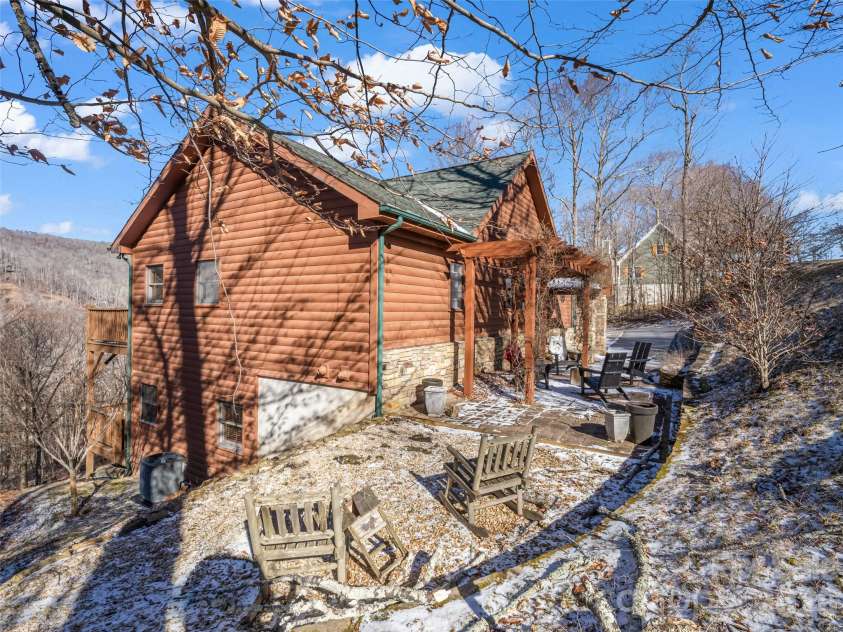 32 Zebulon Lane, Mars Hill, NC 28754.  MLS# CAR4336470, YatesRealty ID 3728. 