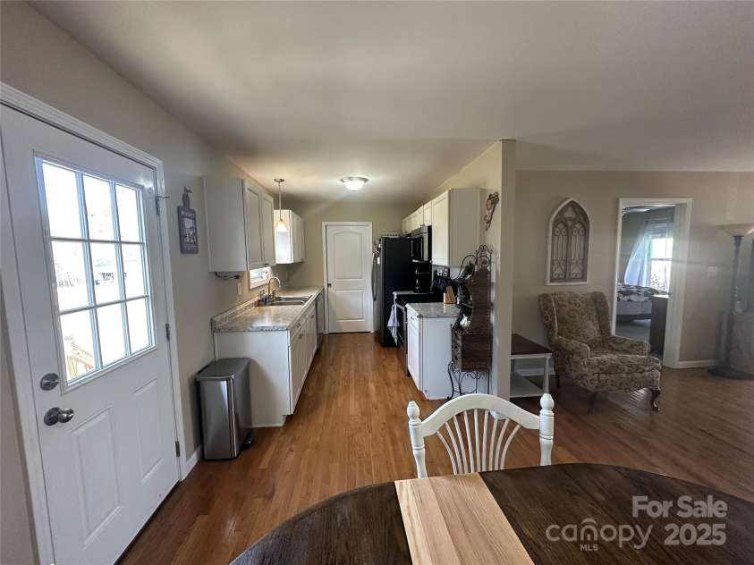 52 Restful Lane, Hickory, NC 28601.  MLS# CAR4239237, YatesRealty ID 3728. 