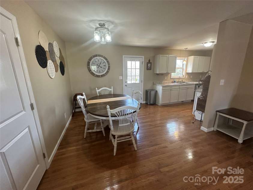 52 Restful Lane, Hickory, NC 28601.  MLS# CAR4239237, YatesRealty ID 3728. 