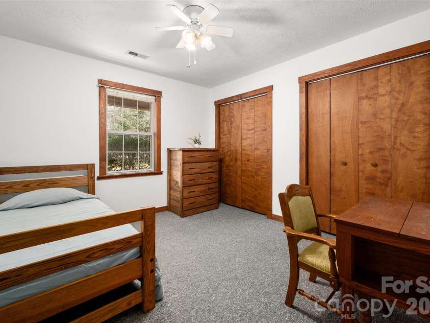 7710 Walkup Road, Waxhaw, NC 28173.  MLS# CAR4344157, YatesRealty ID 3728. 2nd Bedroom