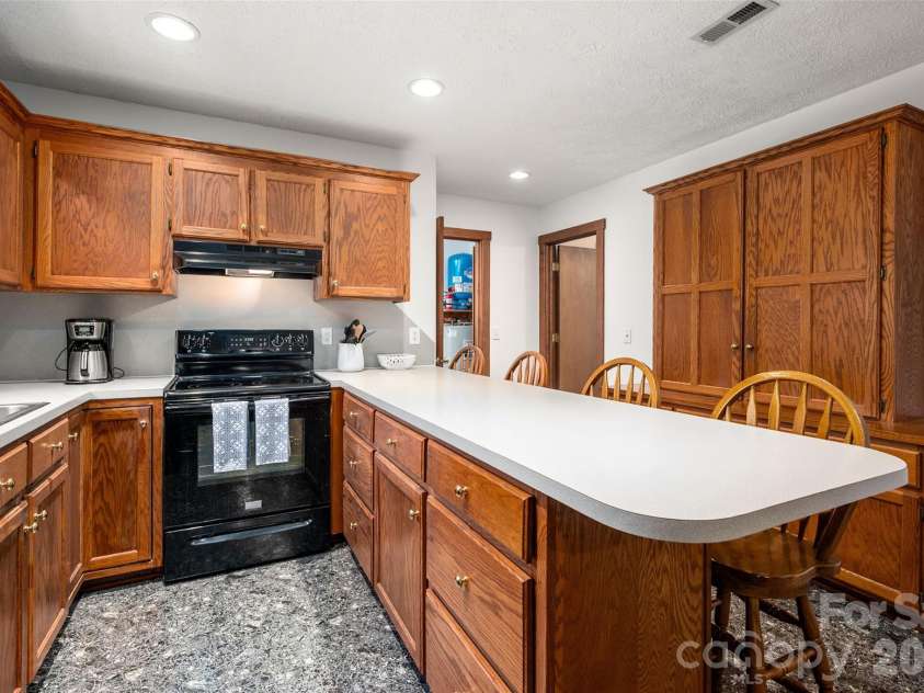 7710 Walkup Road, Waxhaw, NC 28173.  MLS# CAR4344157, YatesRealty ID 3728. 