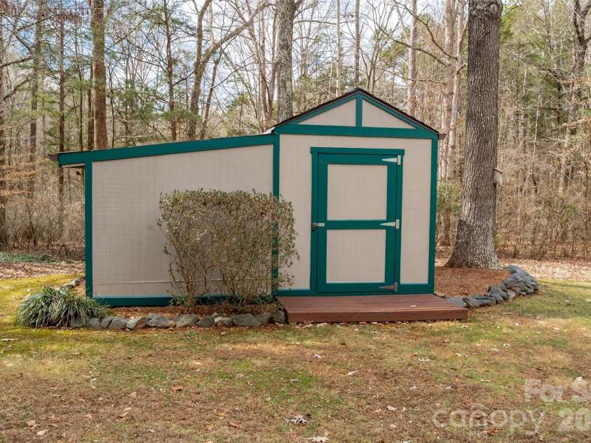 7710 Walkup Road, Waxhaw, NC 28173.  MLS# CAR4344157, YatesRealty ID 3728. Storage building