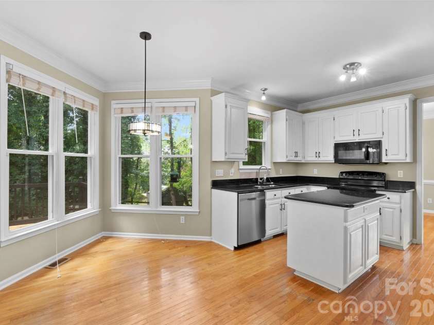 8610 Forest Shadow Circle, Cornelius, NC 28031.  MLS# CAR4401758, YatesRealty ID 37280. 
