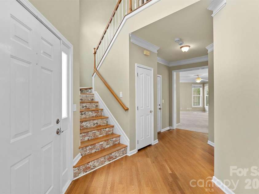 8610 Forest Shadow Circle, Cornelius, NC 28031.  MLS# CAR4401758, YatesRealty ID 37280. 