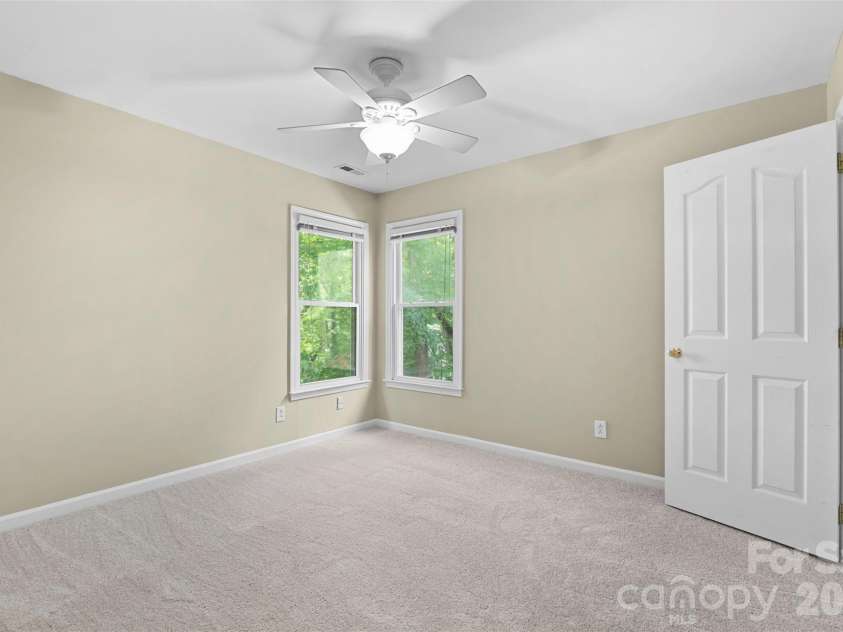 8610 Forest Shadow Circle, Cornelius, NC 28031.  MLS# CAR4401758, YatesRealty ID 37280. 
