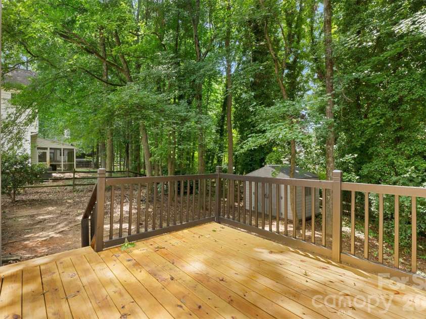 8610 Forest Shadow Circle, Cornelius, NC 28031.  MLS# CAR4401758, YatesRealty ID 37280. 