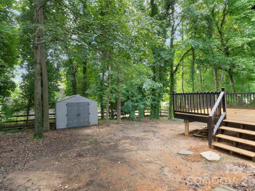 8610 Forest Shadow Circle, Cornelius, NC 28031.  MLS# CAR4401758, YatesRealty ID 37280. 
