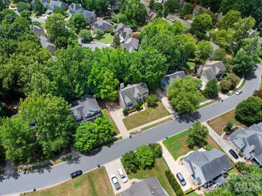 8610 Forest Shadow Circle, Cornelius, NC 28031.  MLS# CAR4401758, YatesRealty ID 37280. 