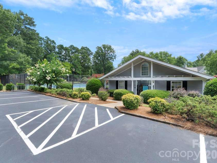 8610 Forest Shadow Circle, Cornelius, NC 28031.  MLS# CAR4401758, YatesRealty ID 37280. 