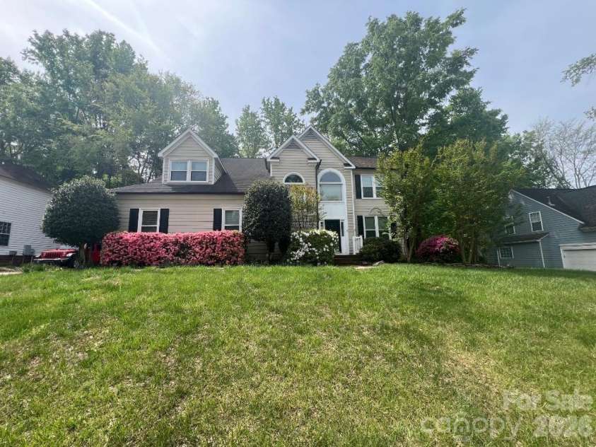 8610 Forest Shadow Circle, Cornelius, NC 28031.  MLS# CAR4401758, YatesRealty ID 37280. 