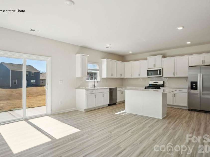 2031 Moorside Court, Lancaster, SC 29720.  MLS# CAR4404858, YatesRealty ID 37281. 