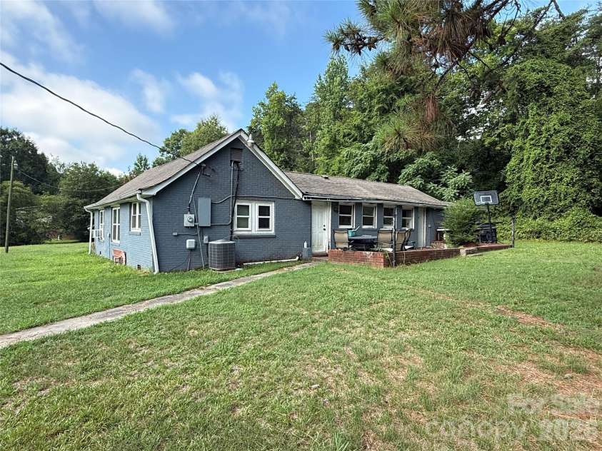 306 O C Pine Drive, Salisbury, NC 28146.  MLS# CAR4400557, YatesRealty ID 37283. 