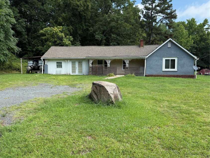 306 O C Pine Drive, Salisbury, NC 28146.  MLS# CAR4400557, YatesRealty ID 37283. 