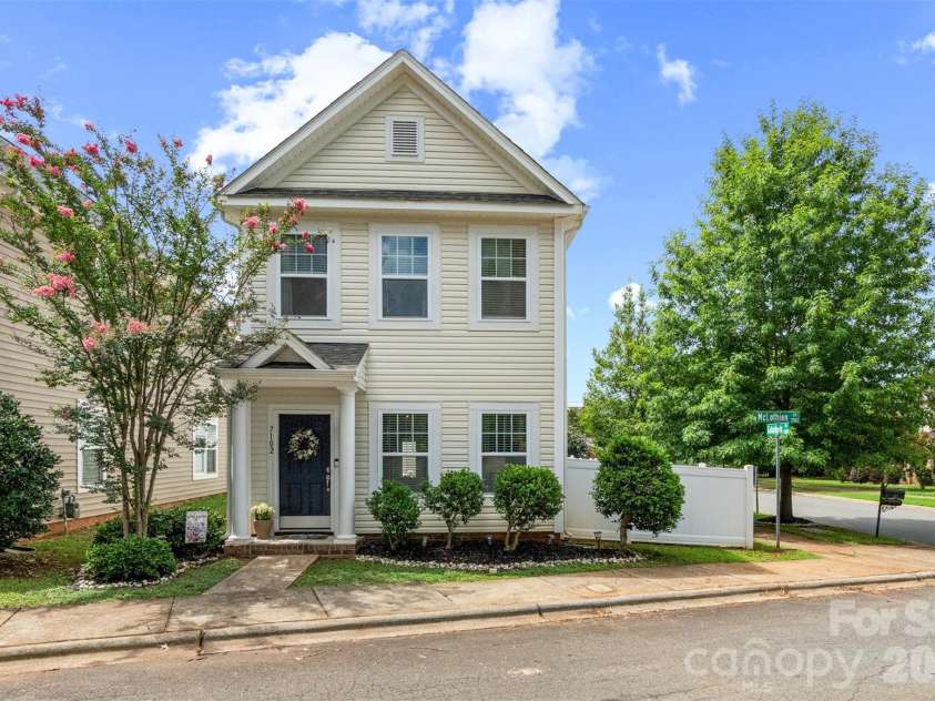 7102 Mclothian Lane, Huntersville, NC 28078.  MLS# CAR4404371, YatesRealty ID 37286. 