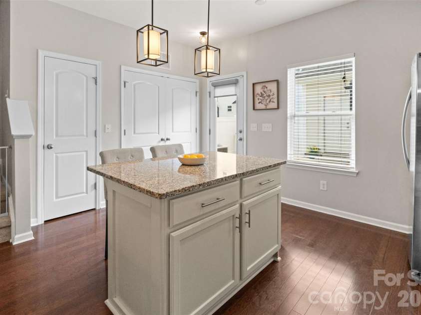 7102 Mclothian Lane, Huntersville, NC 28078.  MLS# CAR4404371, YatesRealty ID 37286. 
