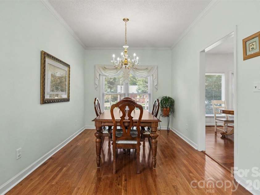 10010 Drawbridge Drive, Charlotte, NC 28215.  MLS# CAR4404404, YatesRealty ID 37288. 