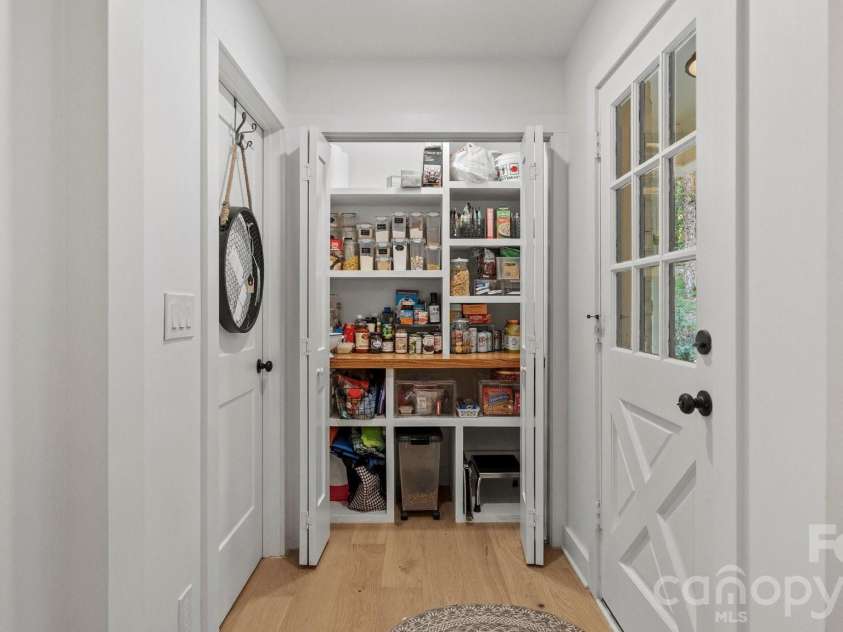 215 Ridgewood Drive, Monroe, NC 28112.  MLS# CAR4401158, YatesRealty ID 37289. 
