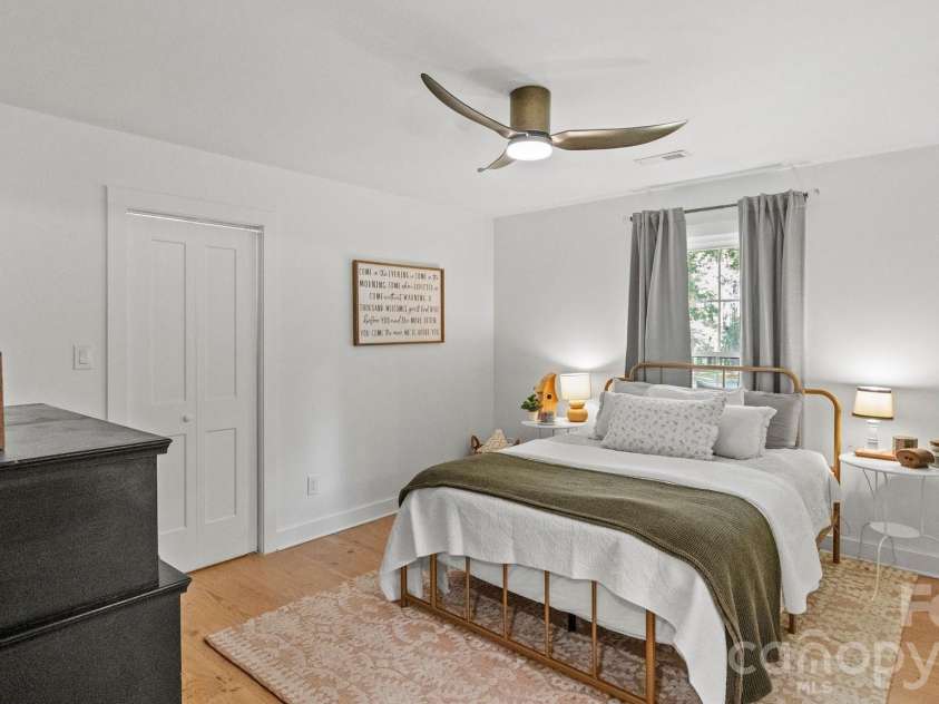 215 Ridgewood Drive, Monroe, NC 28112.  MLS# CAR4401158, YatesRealty ID 37289. 