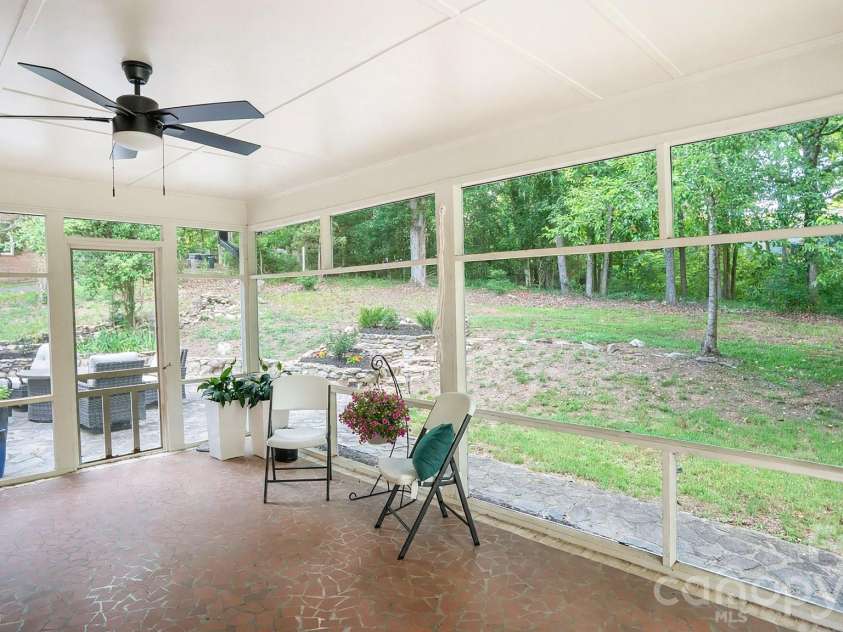 215 Ridgewood Drive, Monroe, NC 28112.  MLS# CAR4401158, YatesRealty ID 37289. 
