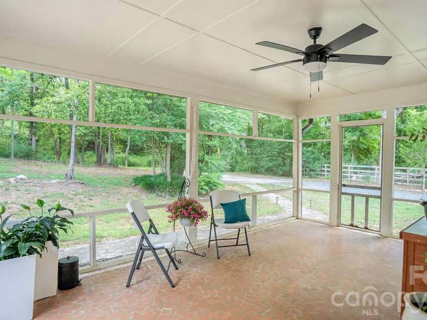 215 Ridgewood Drive, Monroe, NC 28112.  MLS# CAR4401158, YatesRealty ID 37289. 
