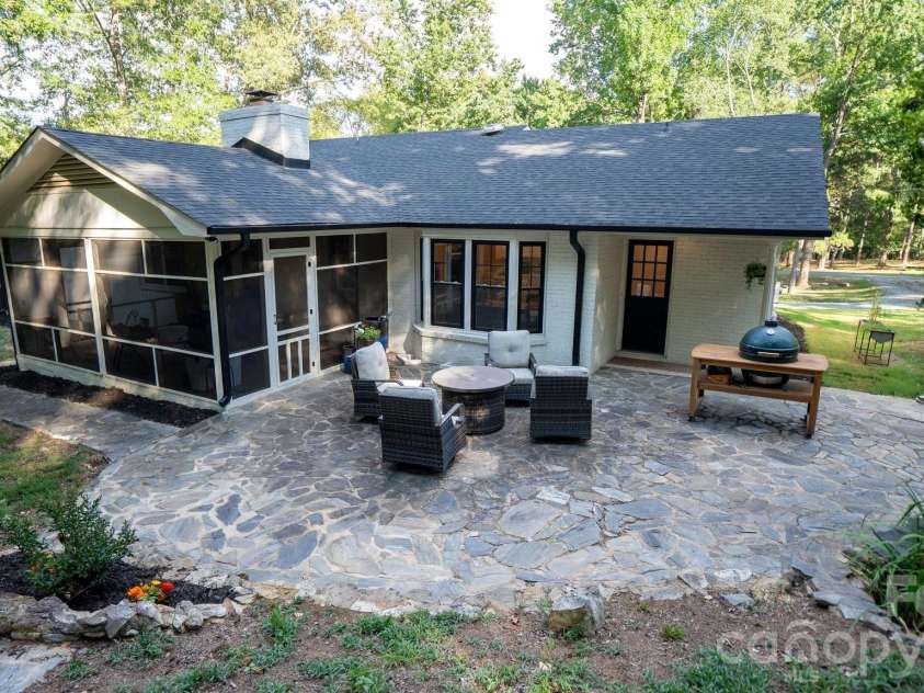 215 Ridgewood Drive, Monroe, NC 28112.  MLS# CAR4401158, YatesRealty ID 37289. 