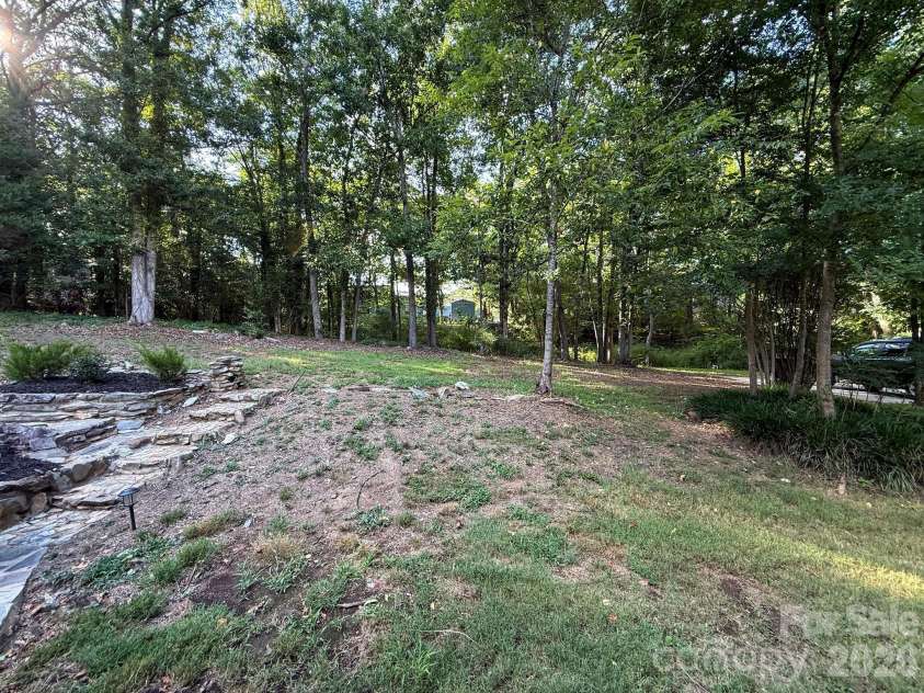 215 Ridgewood Drive, Monroe, NC 28112.  MLS# CAR4401158, YatesRealty ID 37289. 