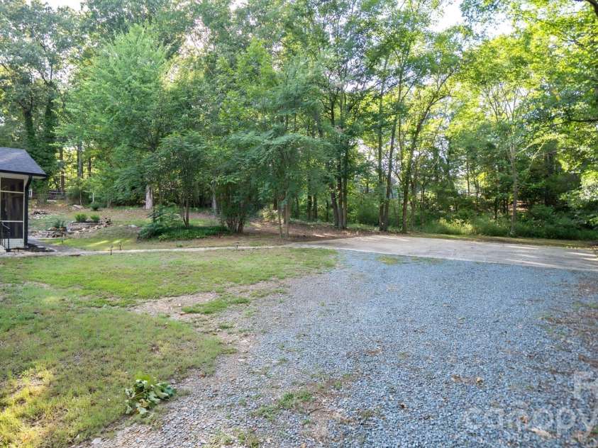 215 Ridgewood Drive, Monroe, NC 28112.  MLS# CAR4401158, YatesRealty ID 37289. 