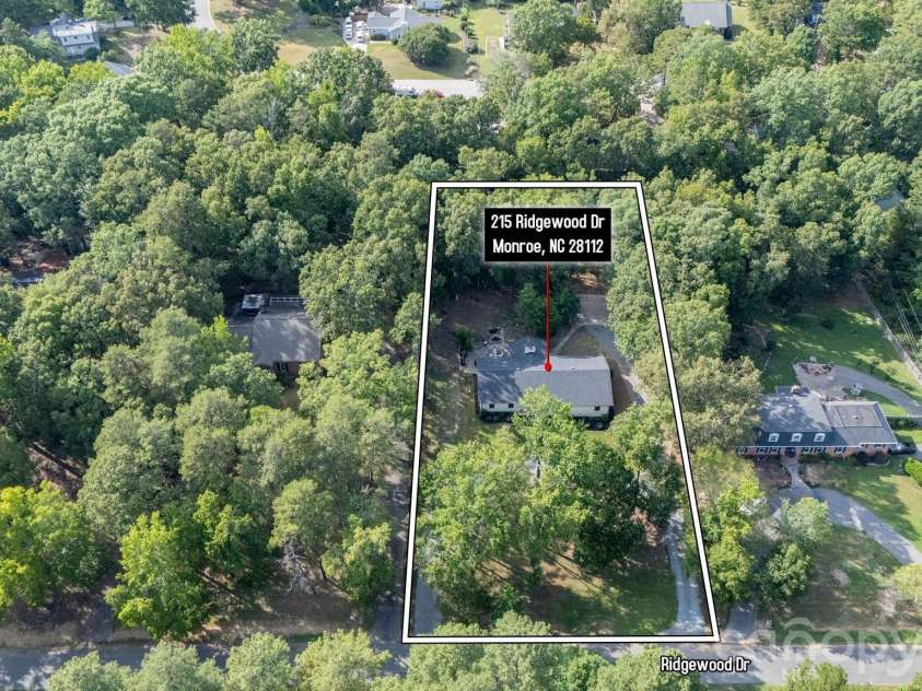 215 Ridgewood Drive, Monroe, NC 28112.  MLS# CAR4401158, YatesRealty ID 37289. 