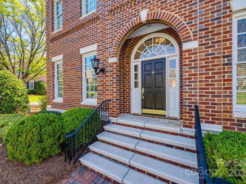 2622 Sheffield Crescent Court, Charlotte, NC 28226.  MLS# CAR4234742, YatesRealty ID 3729. 