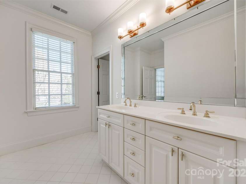 2622 Sheffield Crescent Court, Charlotte, NC 28226.  MLS# CAR4234742, YatesRealty ID 3729. 
