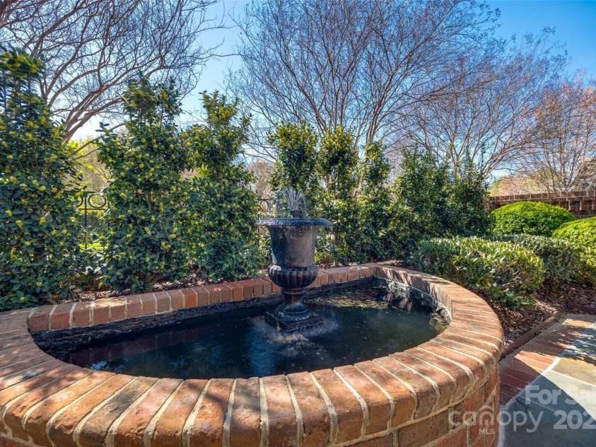 2622 Sheffield Crescent Court, Charlotte, NC 28226.  MLS# CAR4234742, YatesRealty ID 3729. 