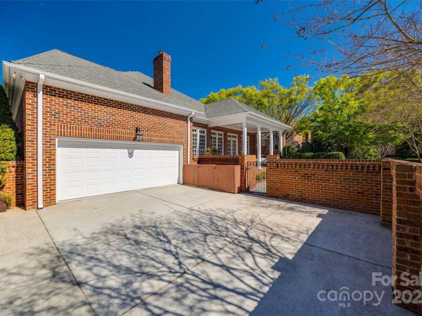 2622 Sheffield Crescent Court, Charlotte, NC 28226.  MLS# CAR4234742, YatesRealty ID 3729. 