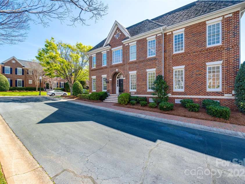 2622 Sheffield Crescent Court, Charlotte, NC 28226.  MLS# CAR4234742, YatesRealty ID 3729. 