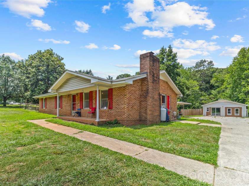 3304 Griffith Road, Monroe, NC 28112.  MLS# CAR4396831, YatesRealty ID 37290. 