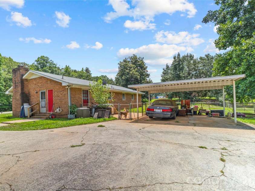 3304 Griffith Road, Monroe, NC 28112.  MLS# CAR4396831, YatesRealty ID 37290. 