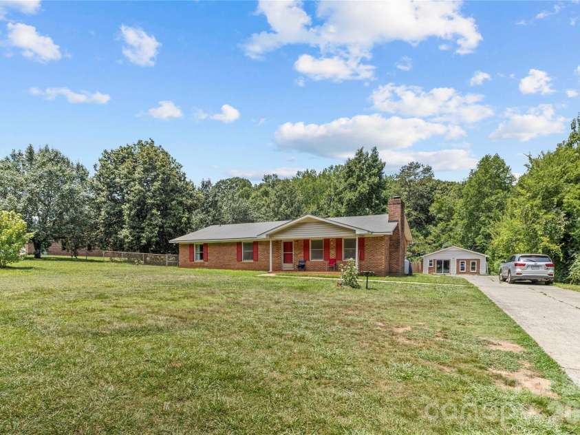3304 Griffith Road, Monroe, NC 28112.  MLS# CAR4396831, YatesRealty ID 37290. 