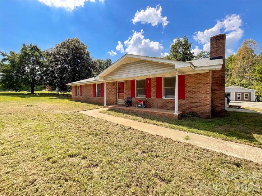 3304 Griffith Road, Monroe, NC 28112.  MLS# CAR4424980, YatesRealty ID 37290. 