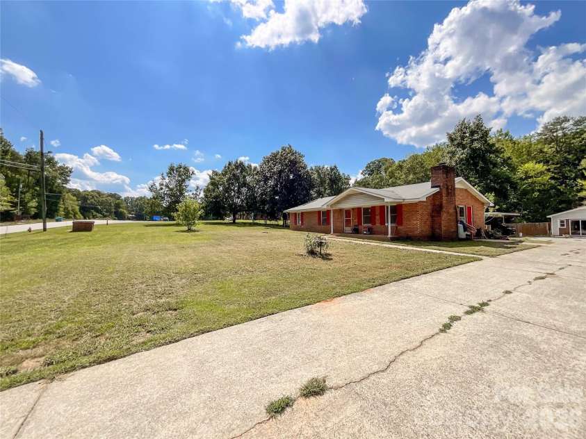 3304 Griffith Road, Monroe, NC 28112.  MLS# CAR4424980, YatesRealty ID 37290. 