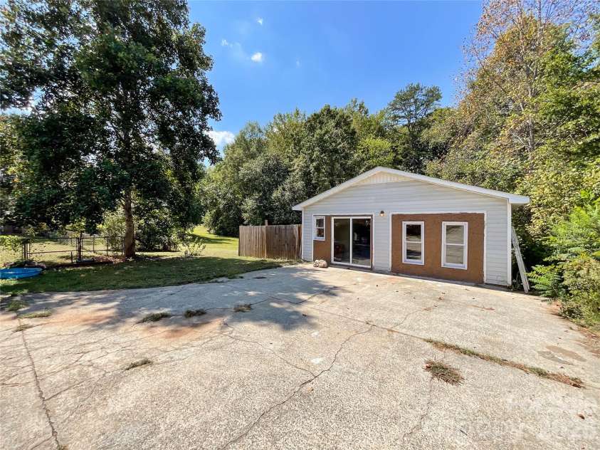 3304 Griffith Road, Monroe, NC 28112.  MLS# CAR4424980, YatesRealty ID 37290. 