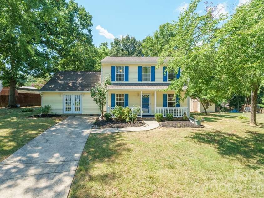 6421 Whitewater Drive, Charlotte, NC 28214.  MLS# CAR4399333, YatesRealty ID 37292. 