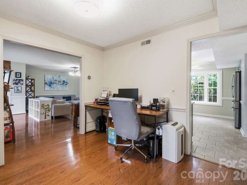 6421 Whitewater Drive, Charlotte, NC 28214.  MLS# CAR4399333, YatesRealty ID 37292. 