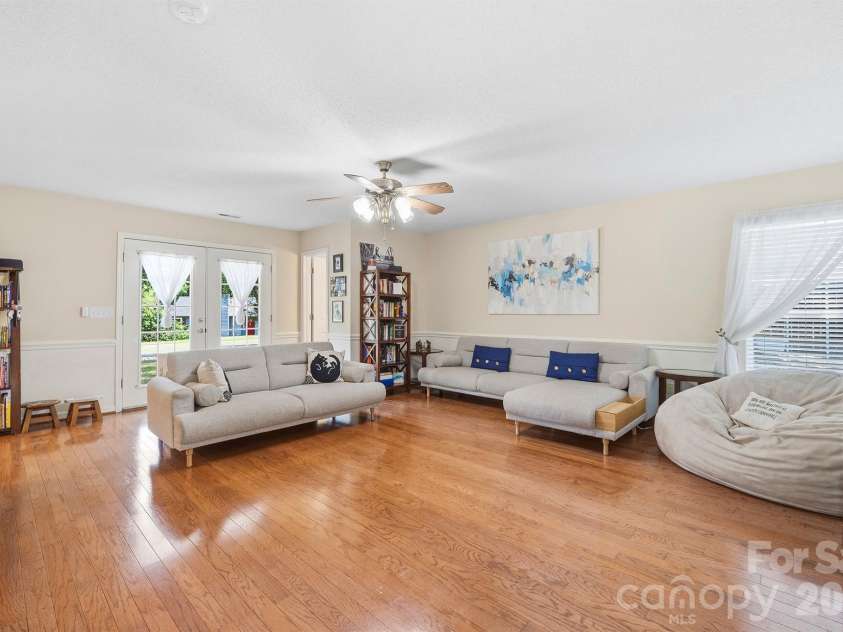 6421 Whitewater Drive, Charlotte, NC 28214.  MLS# CAR4399333, YatesRealty ID 37292. 