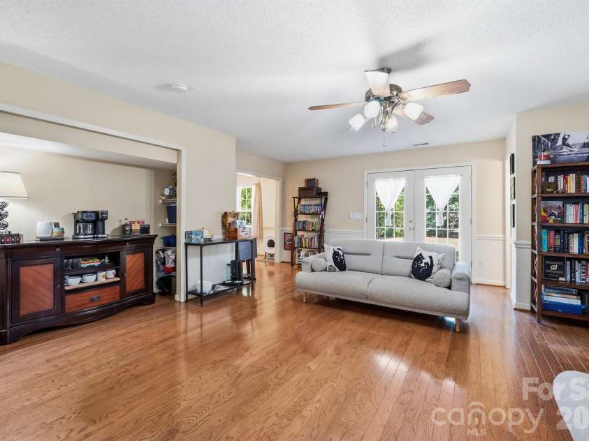 6421 Whitewater Drive, Charlotte, NC 28214.  MLS# CAR4399333, YatesRealty ID 37292. 